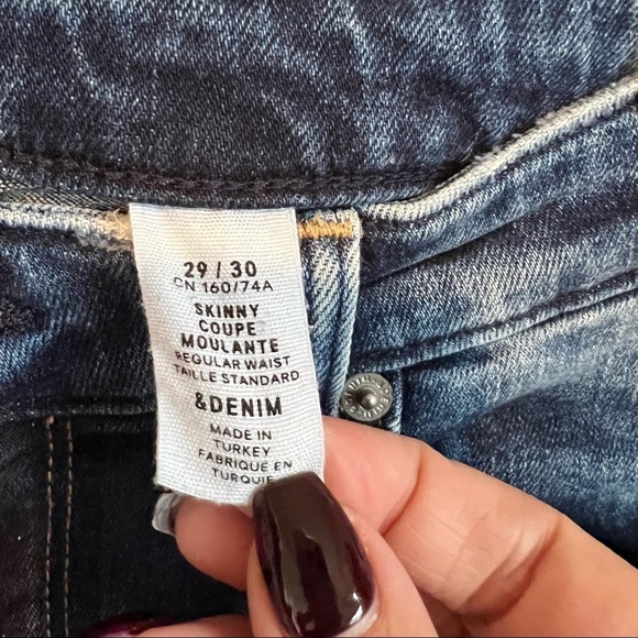 H&M & Denim Skinny Released Raw Hem Distressed Denim Jeans - Picture 10 of 10